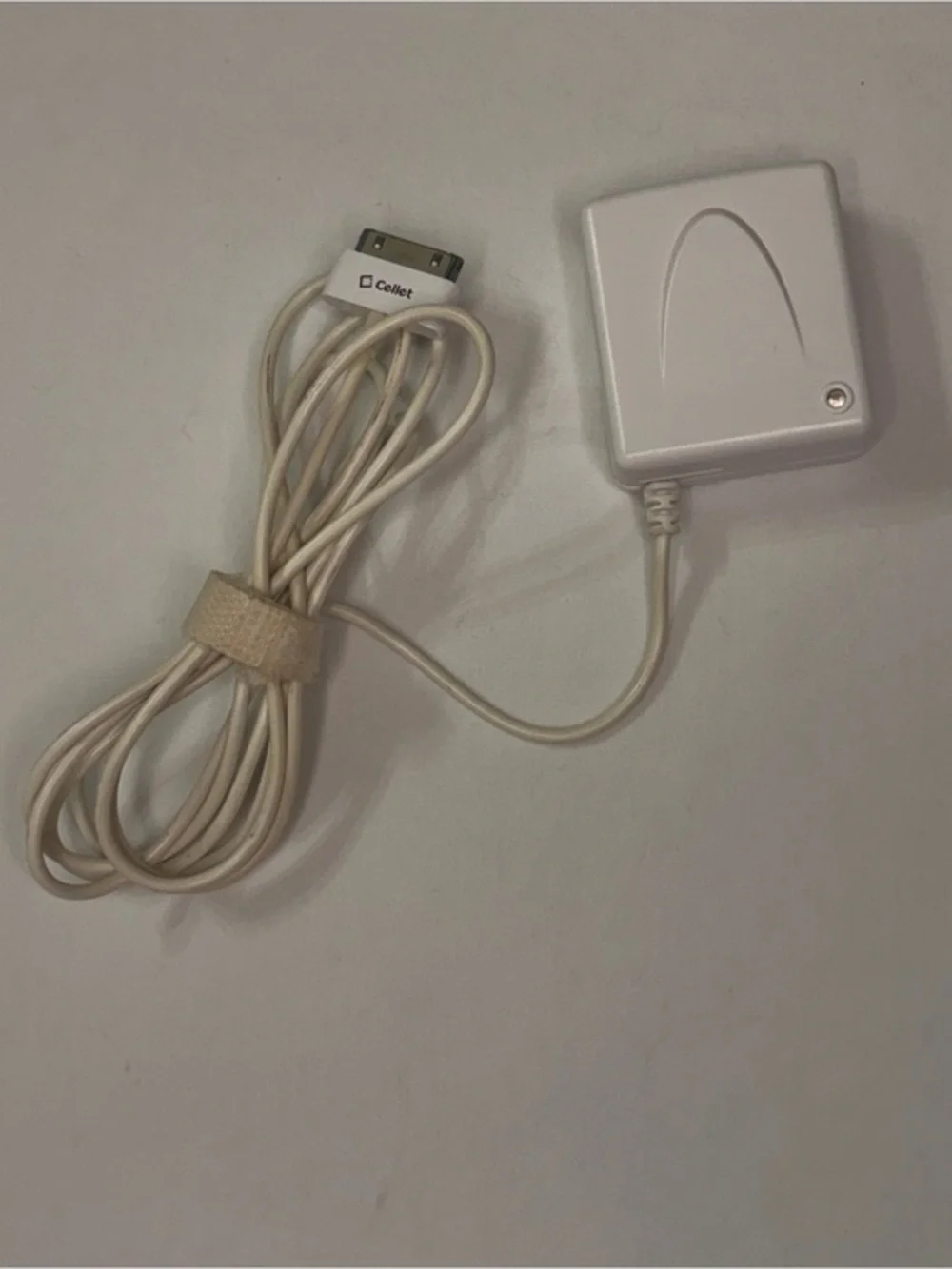 Cellet Cream 30-pin Tablet Charger with Integrated Cable